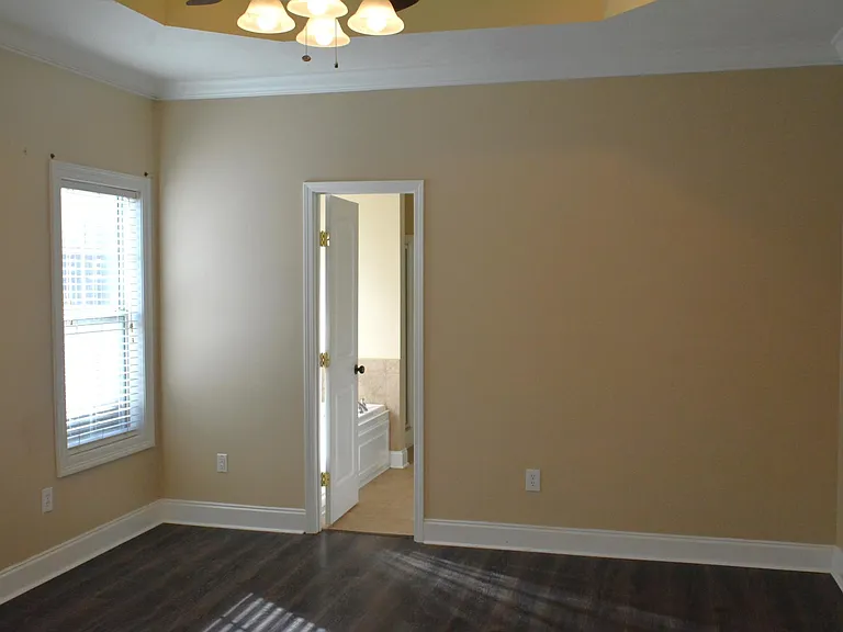 644 Huntington Dr — Photo 16