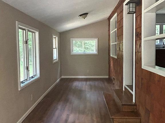 5th image of 2989 Mount Hope Rd
