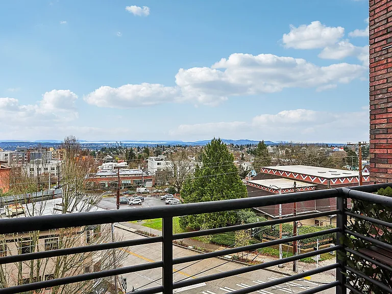 Lawrence Lofts — Photo 25