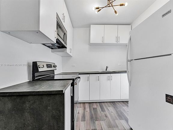 5th image of 1150 Euclid Ave #1311