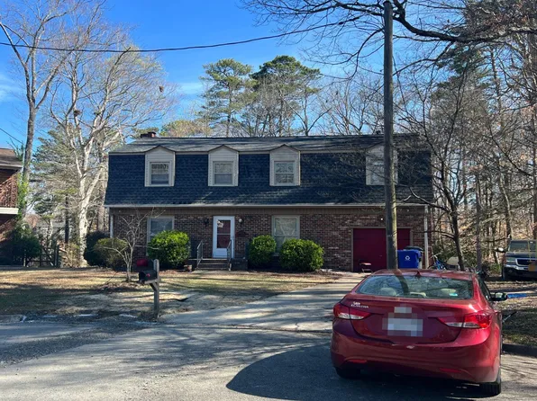160 Highwood Cir, Newport News, VA 23608