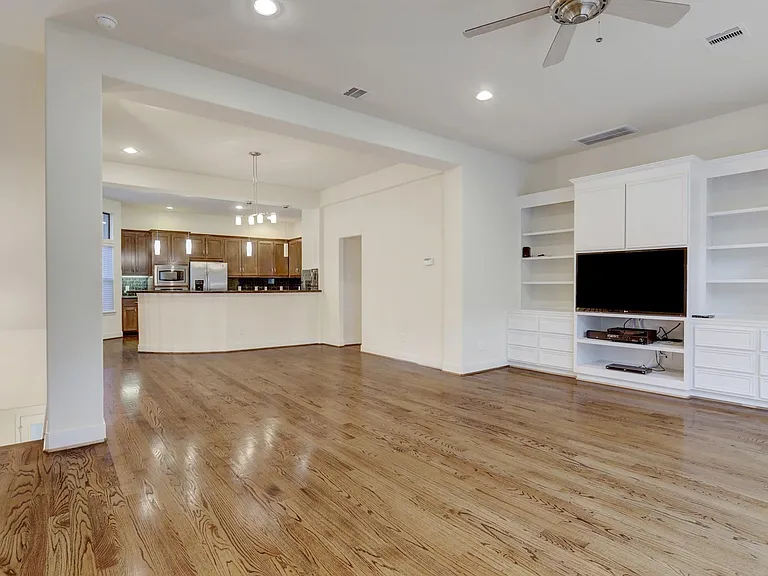 6911 Staffordshire Blvd — Photo 8