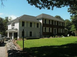 30 Parker Rd, Dracut, MA 01826