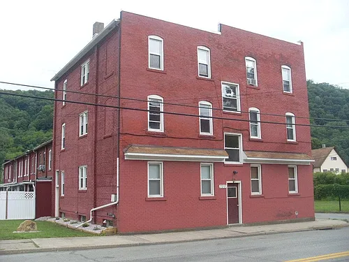 700 Maple Ave #2 Photo 1