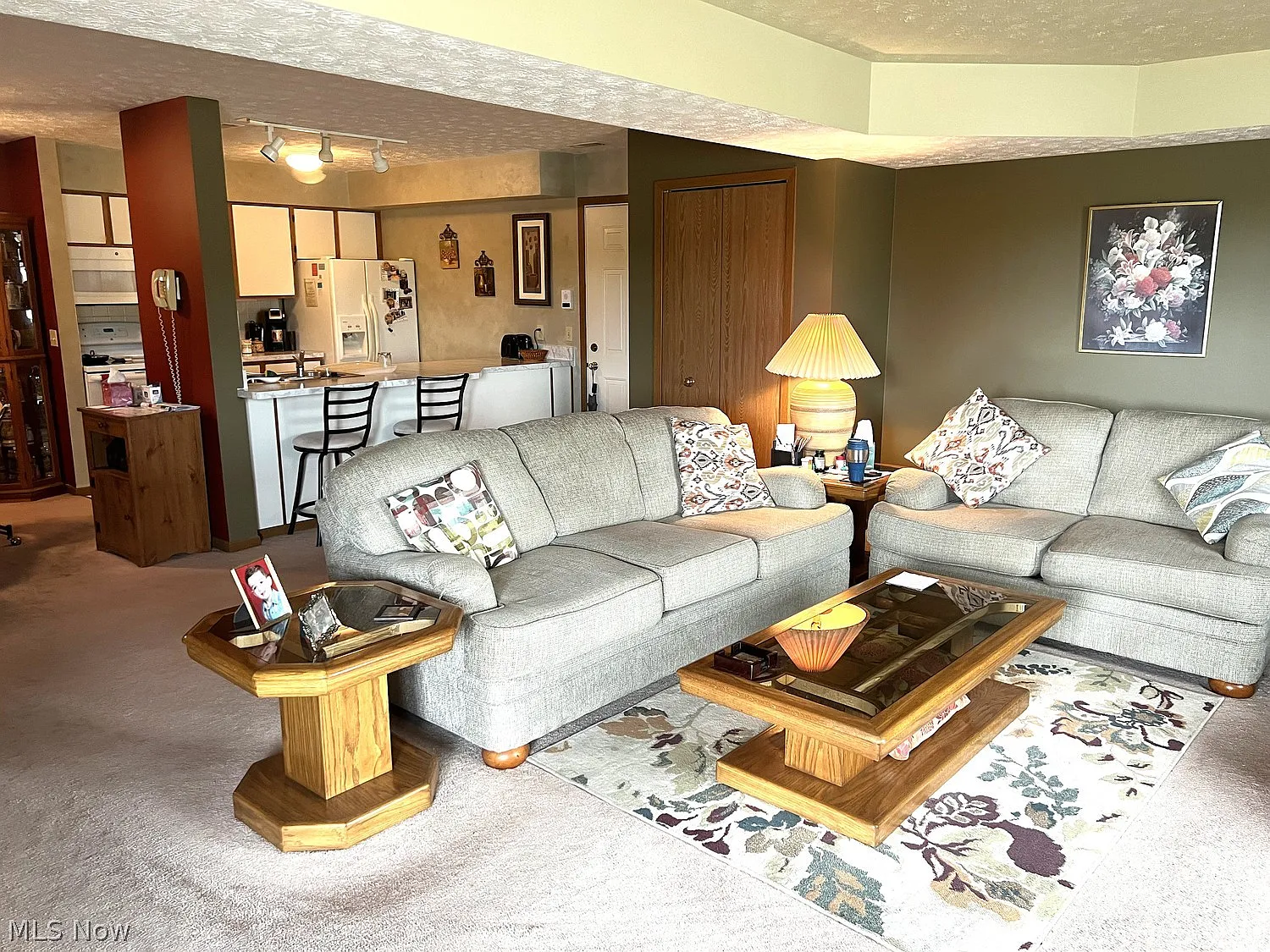 2 bed, 2.0 bath, 1192 sqft, $2,000 — Photo 2