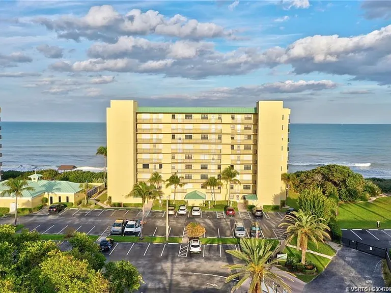7380 S Ocean Dr #221 — Photo 2
