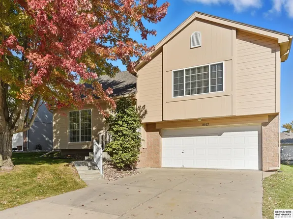 15402 Tibbles St, Omaha, NE 68116
