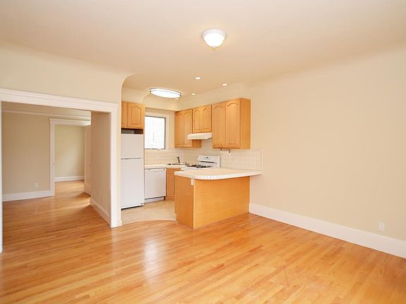 3rd image of 5700 California St APT 7