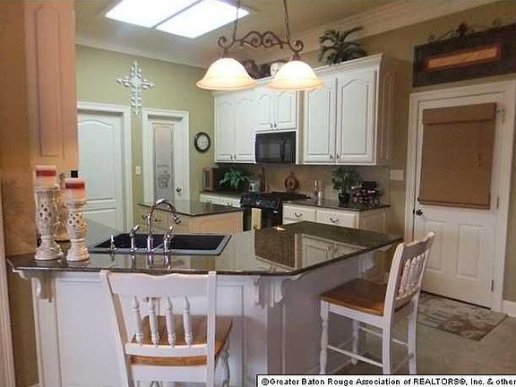 3rd image of 17178 Grove Dr