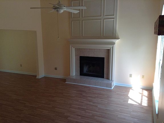 2nd image of 3609 New Holland Dr