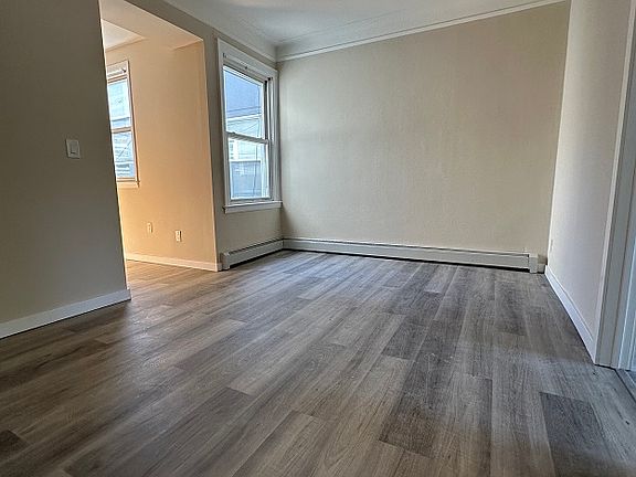 4th image of 87-13 Myrtle Ave #2A
