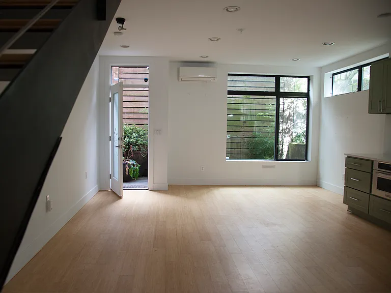 1812 11th Ave #A — Photo 8