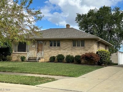 9912 Richard Dr, Brooklyn, OH, 44144