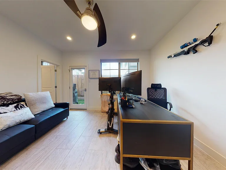 5422 Darling St #C — Photo 3