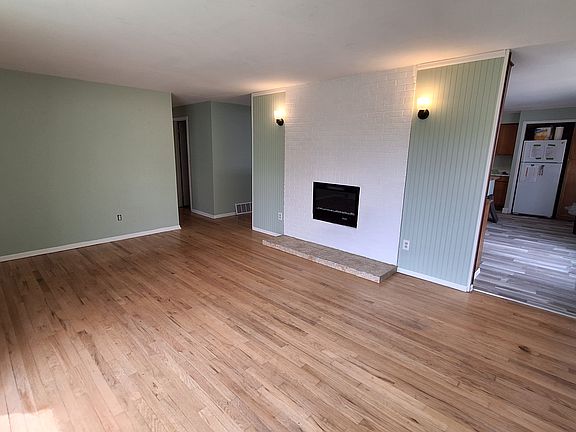 4th image of 760 Opal Way