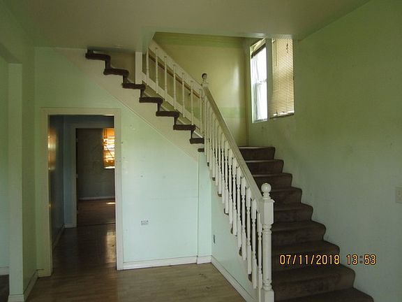 4th image of 7164 S South Chicago Ave