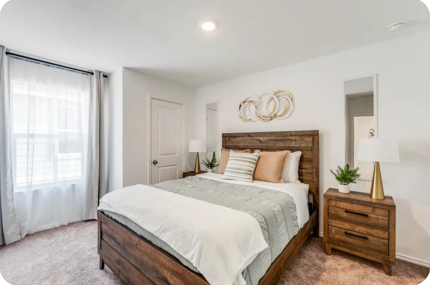 4 bed, 1667 sqft, $4,000 — Photo 3