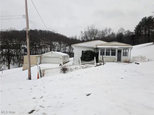 206 Gordon Rear St, Bowerston, OH 44695