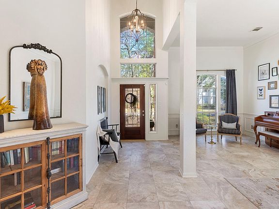 3rd image of 19 Clingstone Pl