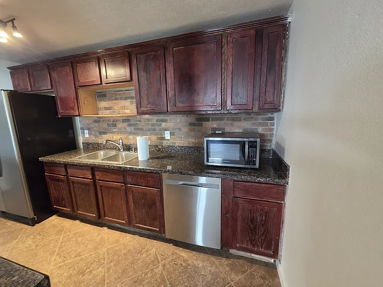 3643 E Ludlow Dr — Photo 9
