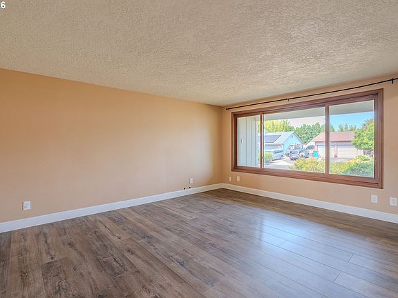 4th image of 1803 NW 100th St