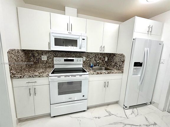 2nd image of 931 SW 82nd Ave #3