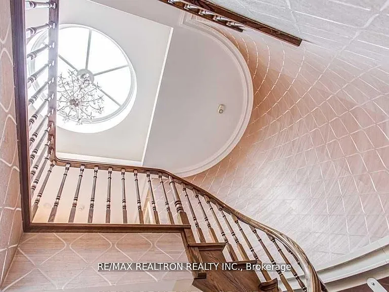 29 Sultana Ave — Photo 10