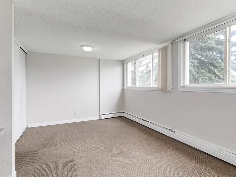 9700 Bonaventure Dr SE — Photo 32
