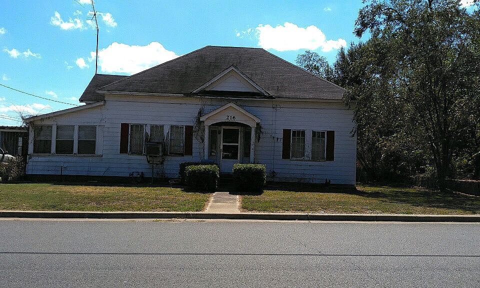 2nd image of 216 E Ragley St