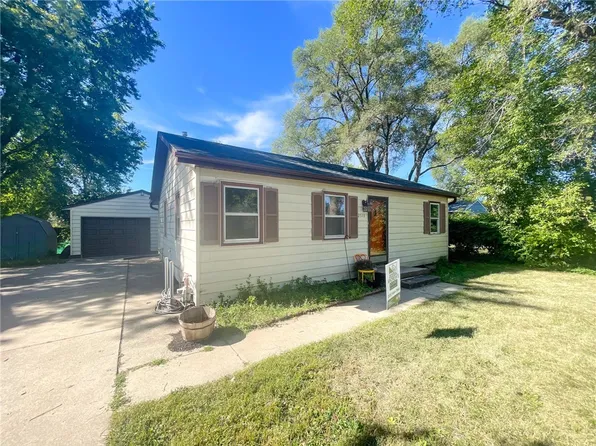 2519 E Aurora Ave, Des Moines, IA 50317