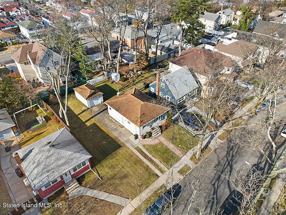 3rd image of 108 Crafton Ave