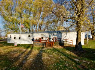 303 N Franklin Park Ln, Rushville, IL 62681
