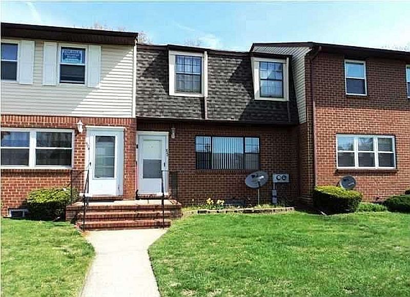 2nd image of 922 Kims Ct