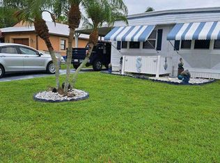 4 Guava Ln, Pt Saint Lucie, FL 34952