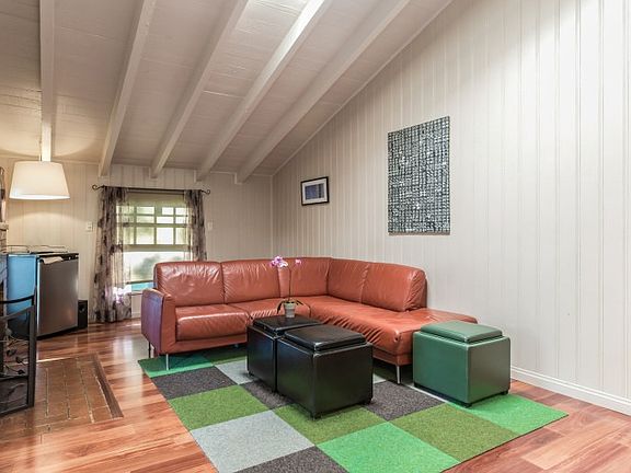 3rd image of 3047 Oakhurst Ave