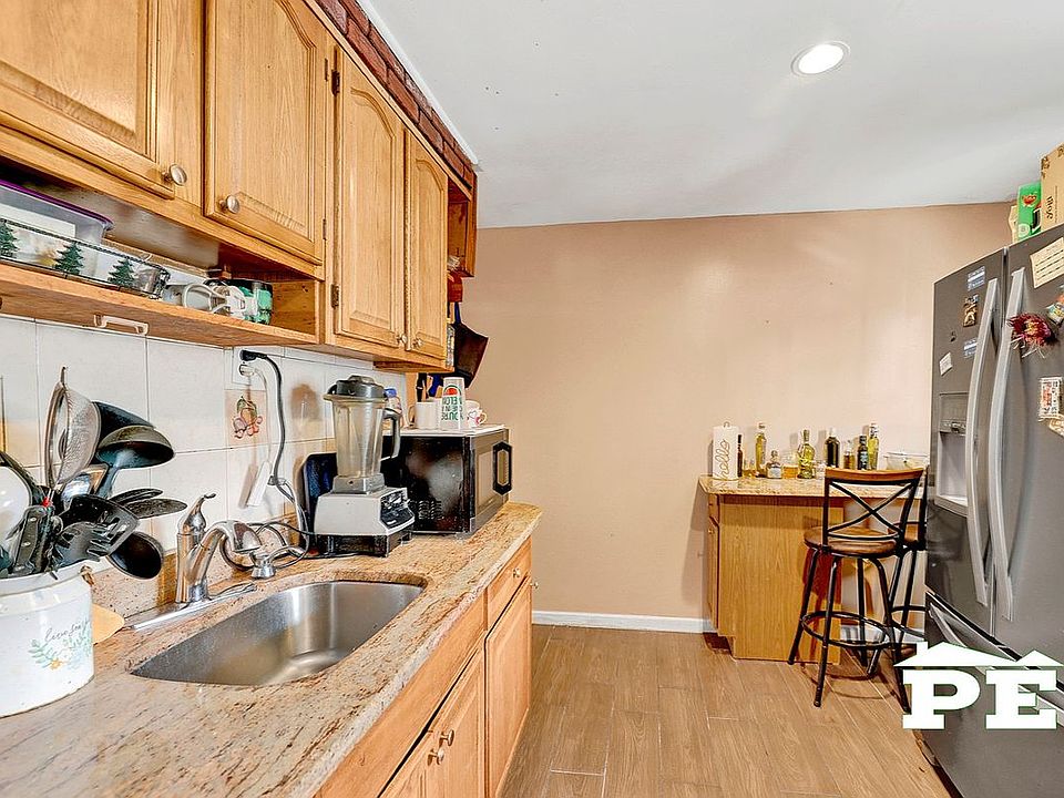 1st image of 1531 E 54th St