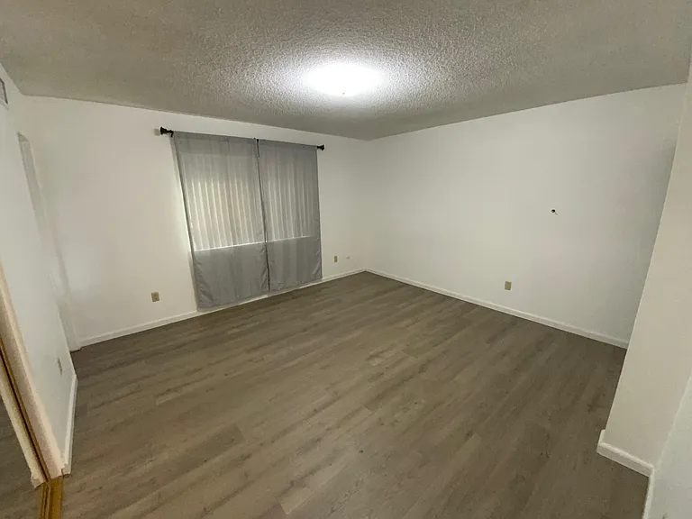 401 Massachusetts Ave — Photo 10