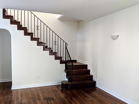 4th image of 3102 W 46th St