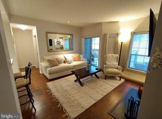 3904 Penderview Dr APT 706, Fairfax, VA 22033
