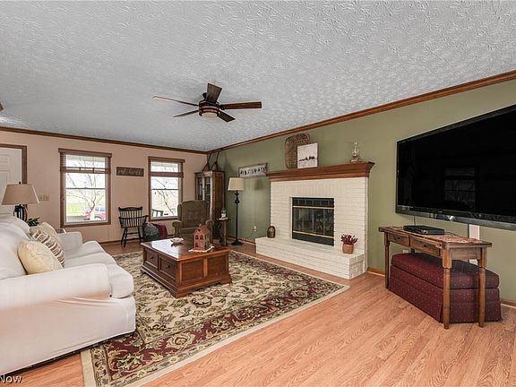 4th image of 2055 Reserve Cir