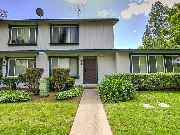 4th image of 8911 Salmon Falls Dr APT B