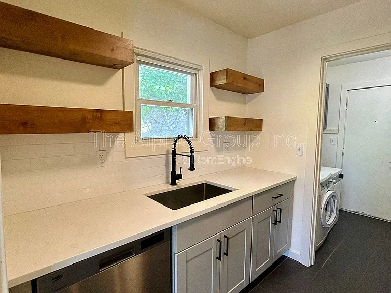 4831 N Maryland Ave #A — Photo 5