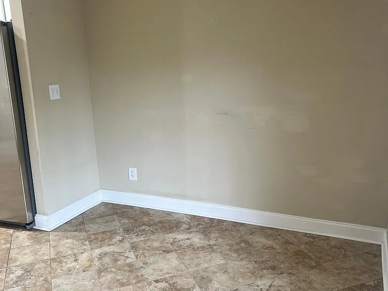 1358 Gatewood Dr — Photo 5