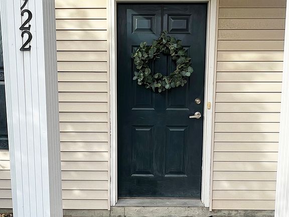 2nd image of 922 Helston Ave