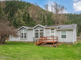 6220 Prichard Creek St, Murray, ID 83874