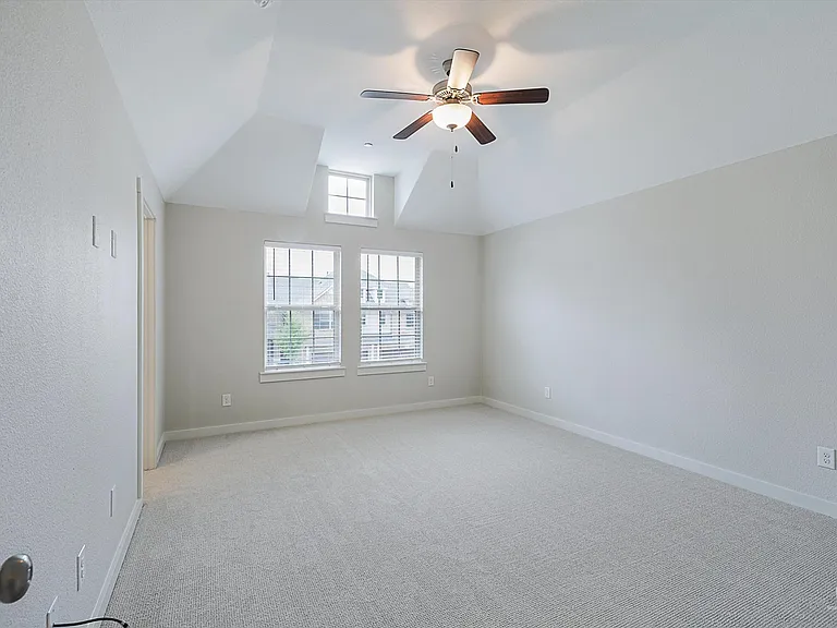 2729 Splendor Dr — Photo 20