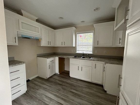 3rd image of 500 Carriage Cove Way #Z6f0hv