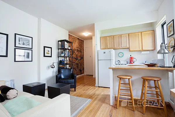 Rented by (Legacy) Elegran | media 6