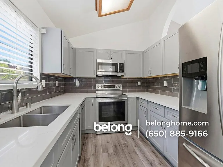 23460 Lakeridge Ave — Photo 14