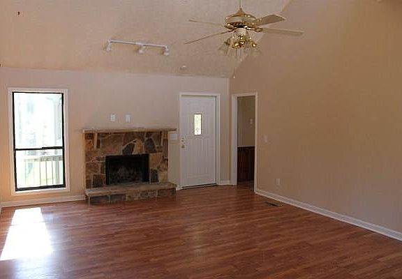 4th image of 3641 Heatherwood Dr